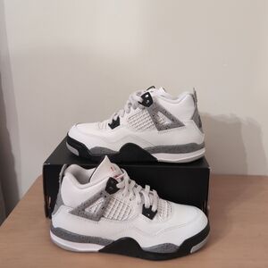 Air Jordan 4 White Cement Little Kids Size 13c 2025 IB4388-100 No Lid